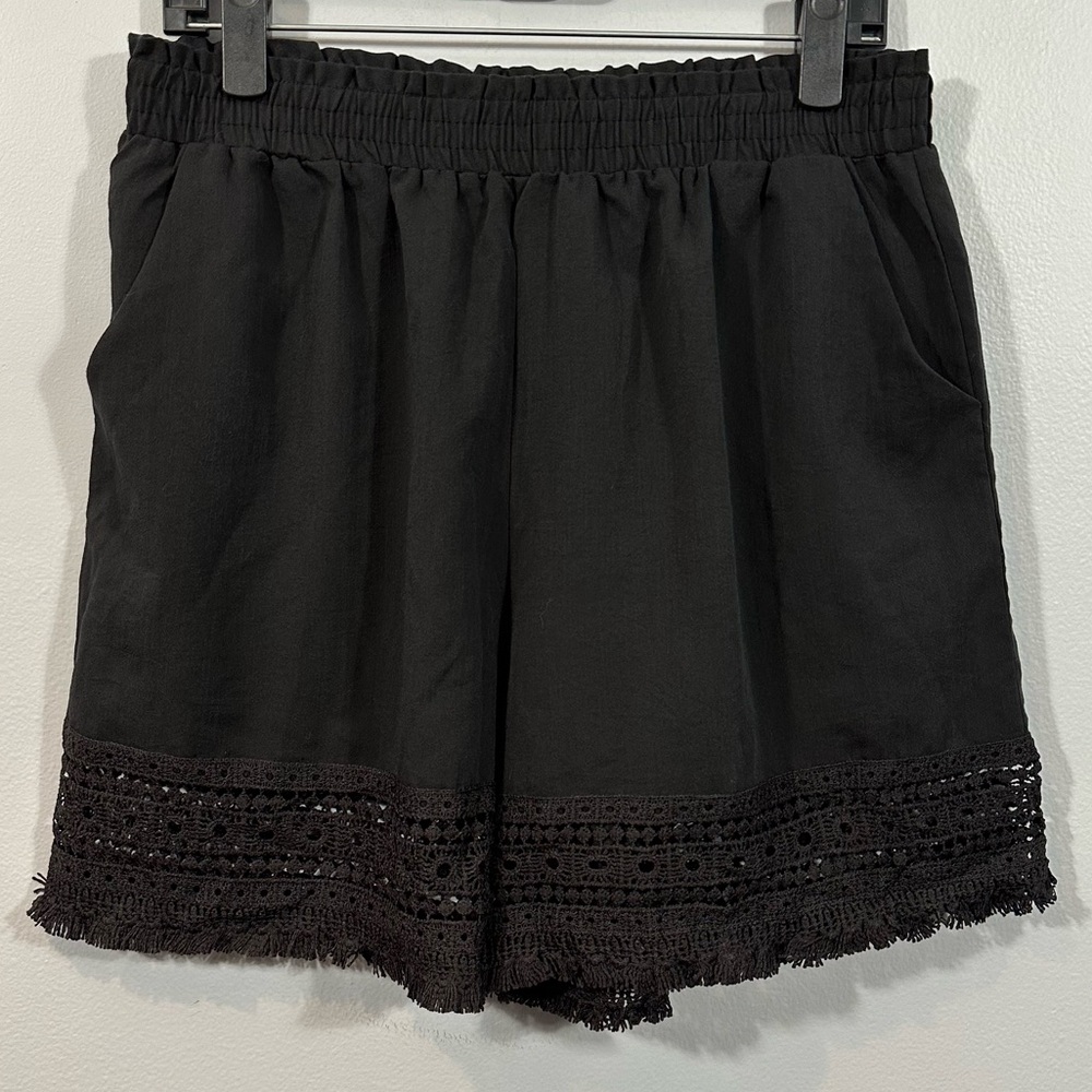 Lace hem paper bag shorts size XL